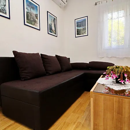 Nodilo - One Bedroom With Balcony And Sea View 1 Appartamento
